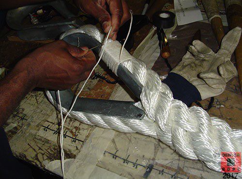 hand whipped posting shackle